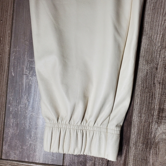 Calia by Carrie Underwood Faux Leather High Rise Jogger Cream Women's Large NWOT - Picture 12 of 16